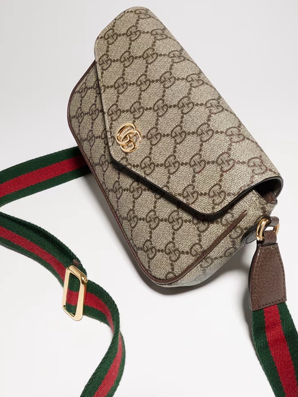 Gucci Beige GG Supreme Crossbody Bag with Green-Red Web Strap Ophidia Pochette